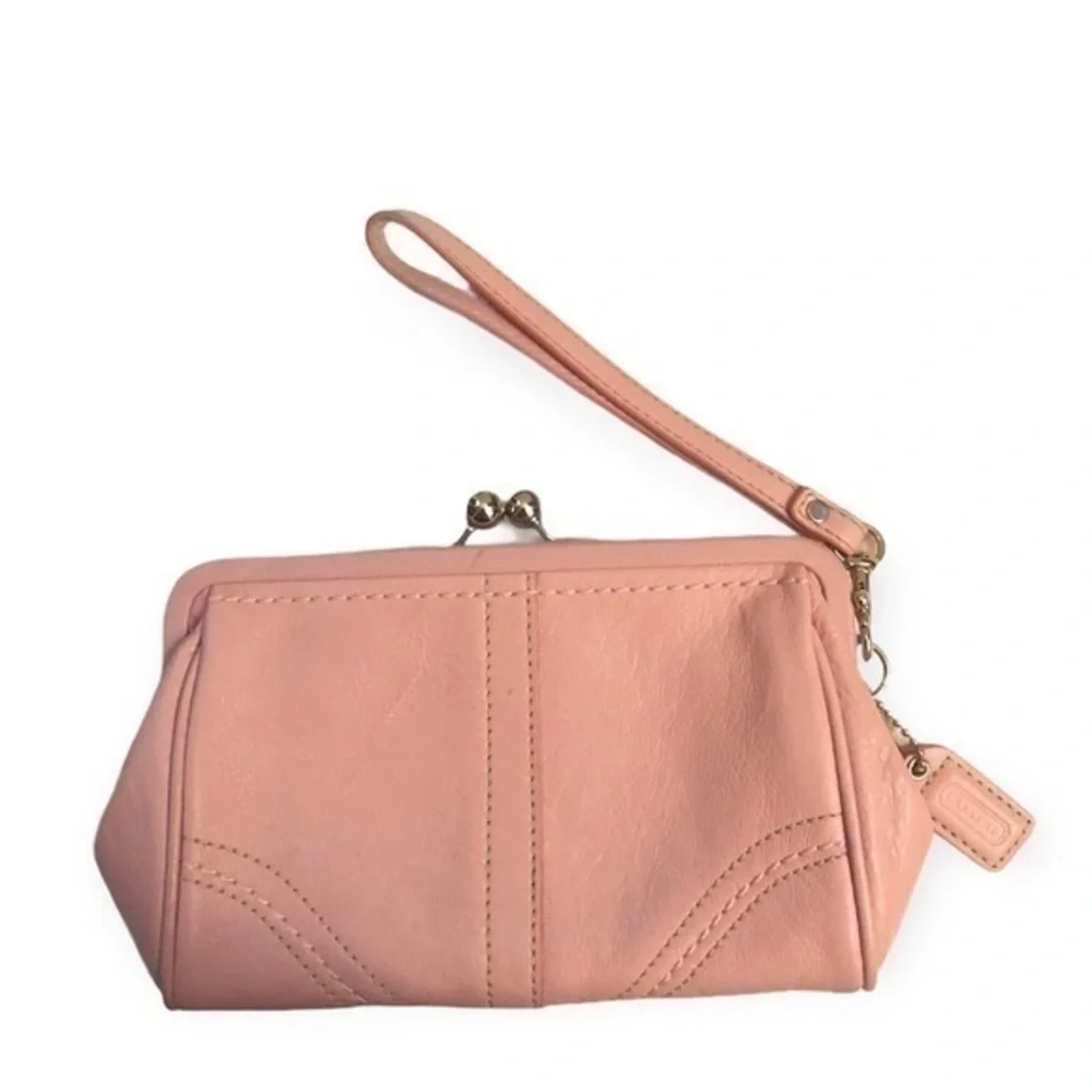 Coach vintage y2k soho pink leather kiss lock wristlet clutch bag rare